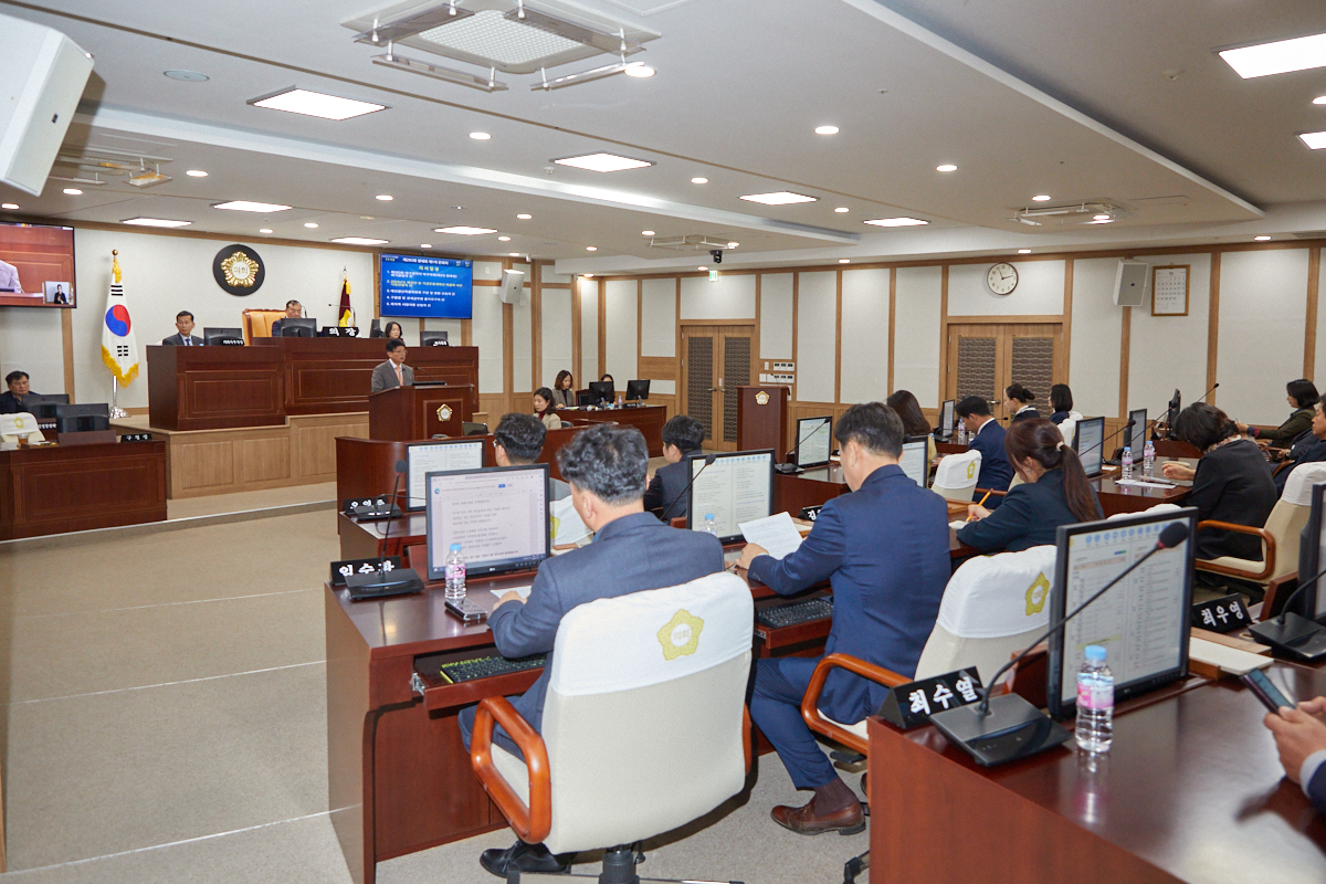 '제283회 북구의회 제2차 정례회 제1차 본회의' 게시글의 사진(4) '23.11.17.- 제283회 제2차 정례회 제1차 본회의 6.jpg'