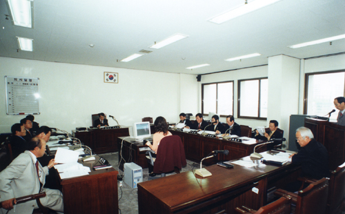 제121회 임시회 2004년도 업무보고의 건 내무위원회실