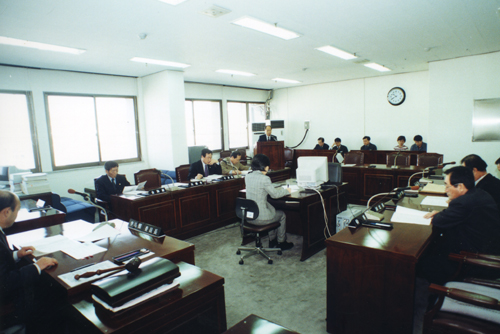 제121회 임시회 2004년도 업무보고의 건 의회운영위원회실