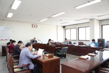  의회운영위원회 2013년도 행정사무감사계획서 작성 및 채택안건 심사